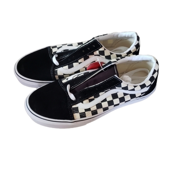 Athletic_Shoes